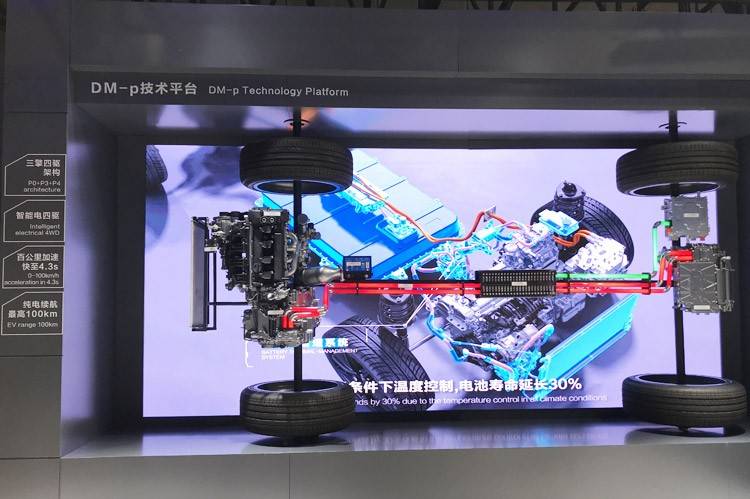 新开手游sf发布网:原创                年内开启预售strong新开手游sf发布网/strong，动力500千瓦超大G，比亚迪F品牌首款车型来了！