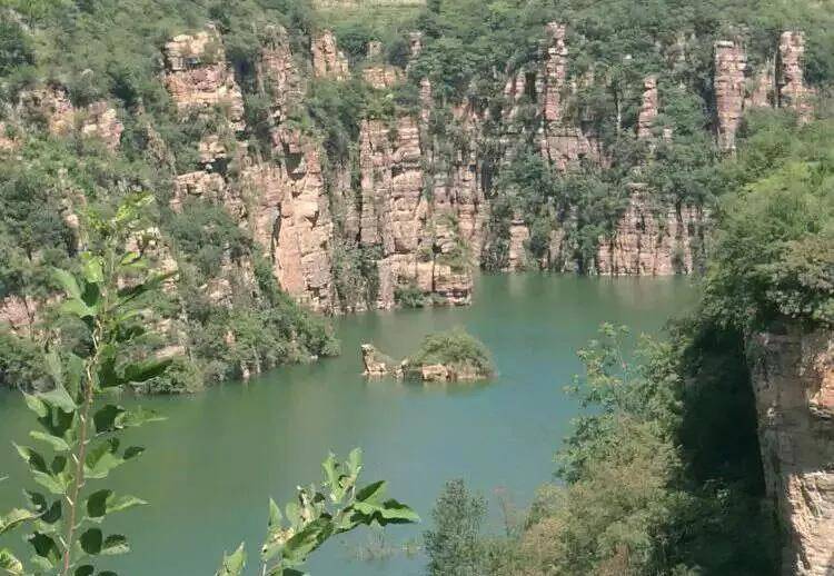 在新乡南太行山区有两个免费景区，一年四时都有美景，快保藏起来