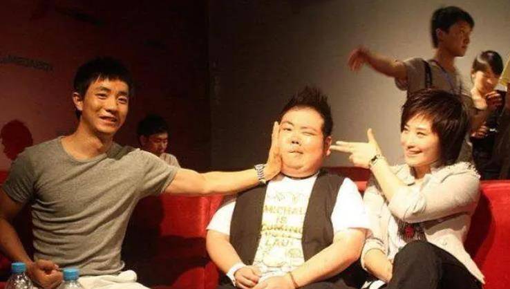 19��ǰ��С������Ƭ�ߺ����磬������������������