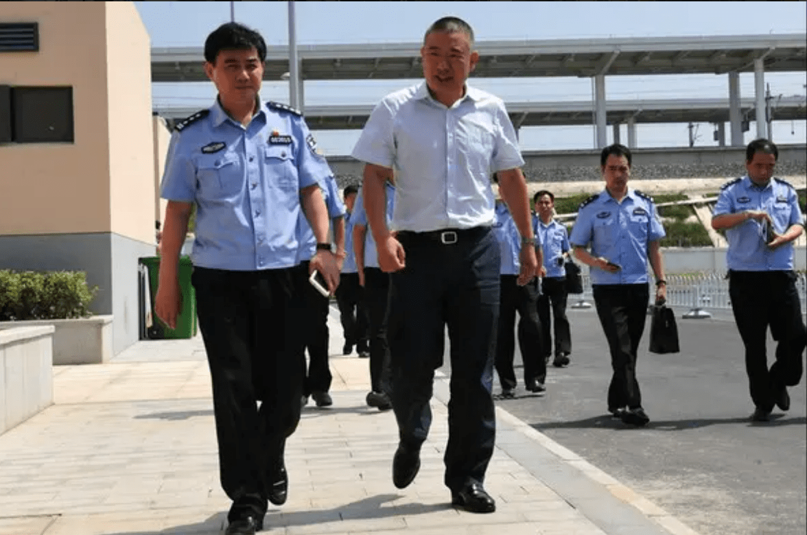 һ�����ȵ����ֳ����������߹�����1800������ֱ��������