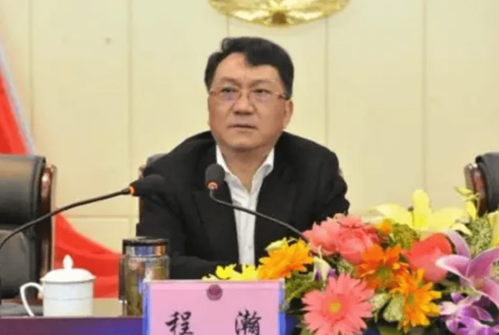 һ�����ȵ����ֳ����������߹�����1800������ֱ��������