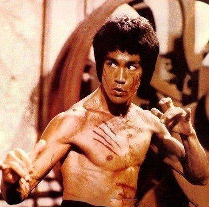 香港片子巨头公司，因为一部片子巨最近2亿，传奇公司就此陨落