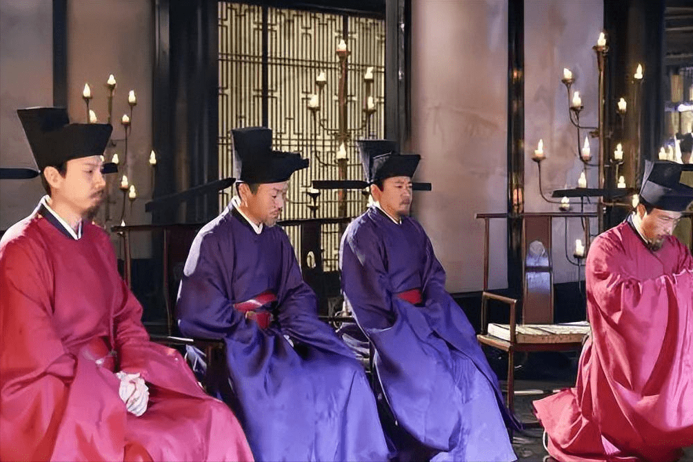 �γ��������䣬ȷ�����ڼҷ���������������ҵ�����Ψ�� ...