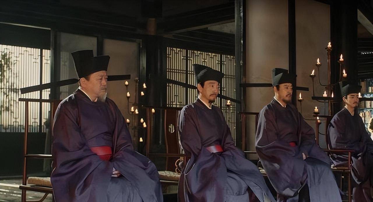 �γ��������䣬ȷ�����ڼҷ���������������ҵ�����Ψ�� ...