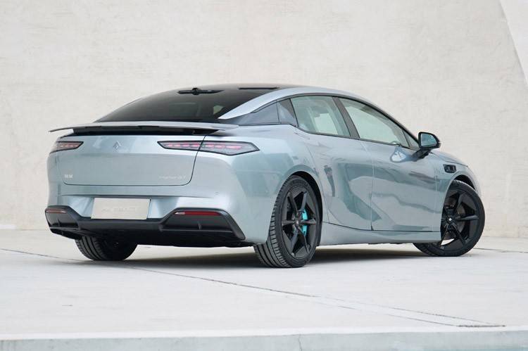 原创
                埃安Hyper GT即将预售，轿跑外形帅气，百公里加速4.9秒