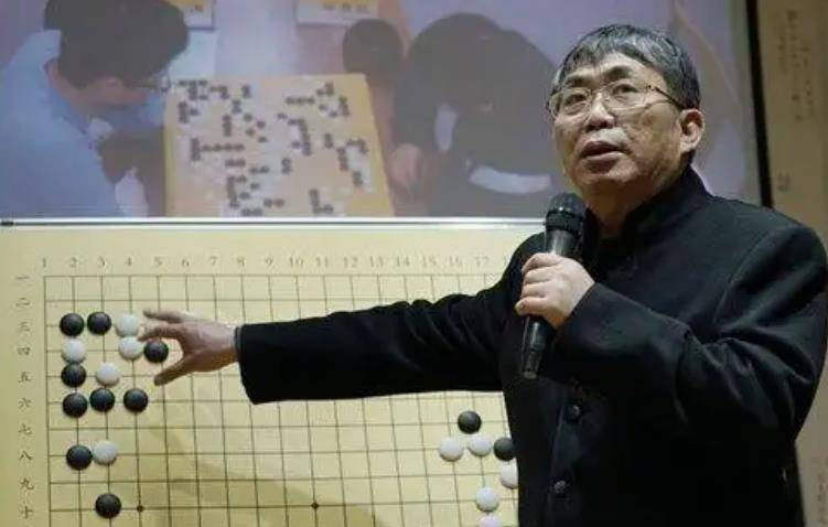 患病前的棋圣聂卫平：一天3包烟，喝白酒加冰块，因委靡得嗜睡症