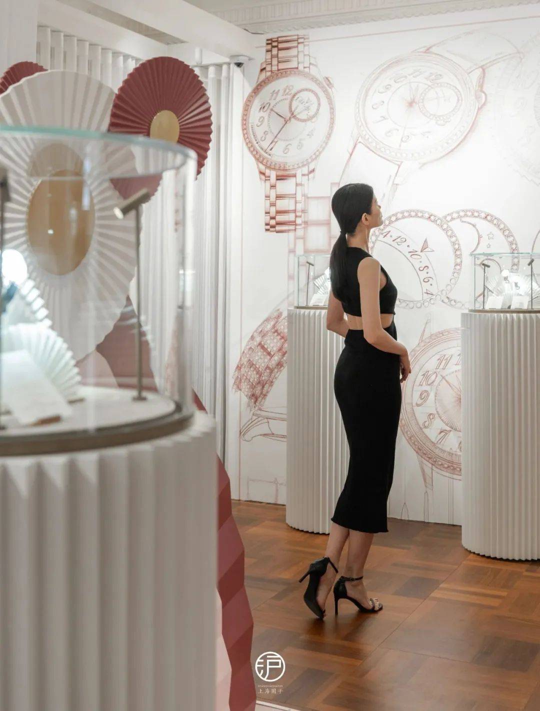 �ڰ�����԰,������ʫ���١��߼��Ʊ�֮��������