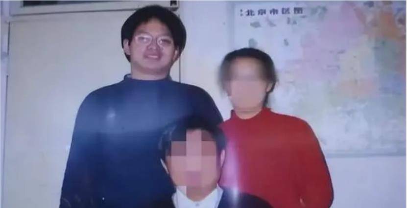 “妈想见见你”：北大博士后弃养父母20年，病危母亲哭求儿子回家