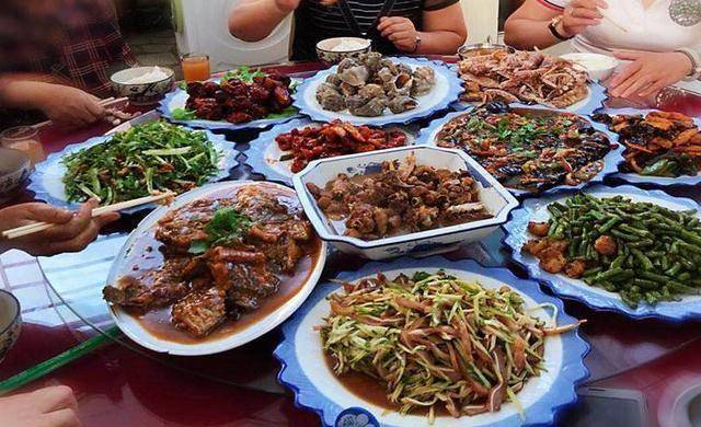 开云 开云体育官网曾经红火的农家乐变成“农家哭”大批商家关门这是为何？(图2)