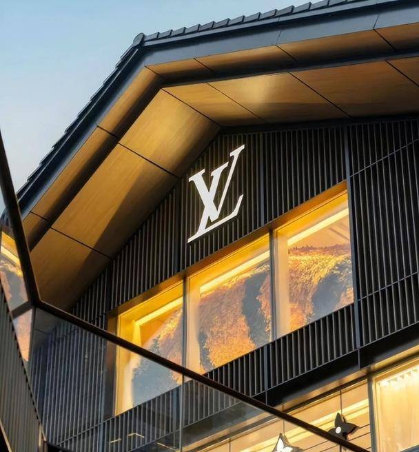 ����ȫ�򸻺��񣺡��ݳ�Ʒ֮�����׵������׸�����˹���˾ӵ� ...