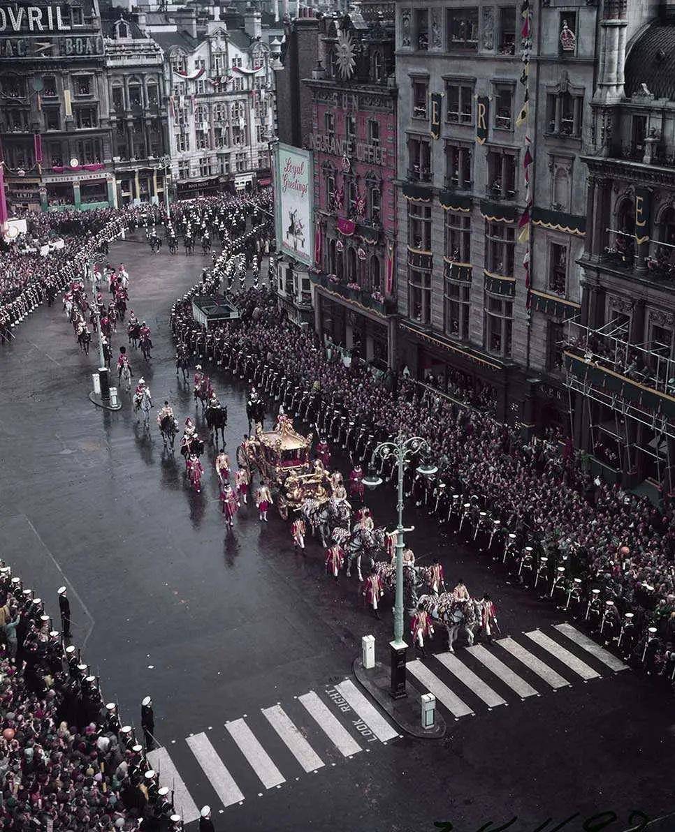 Ӣ�����ҵ�ʥ���»����ڣ����������ճɵ�һ����