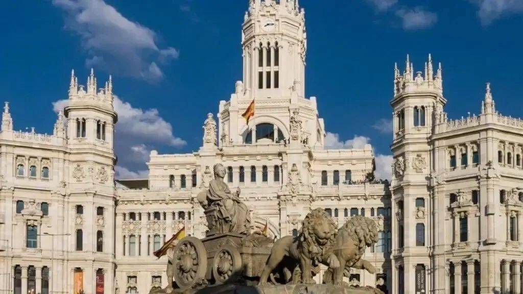 2023西班牙留学| 马德里理工大学英文授课招生手册，目前尚在申请中~