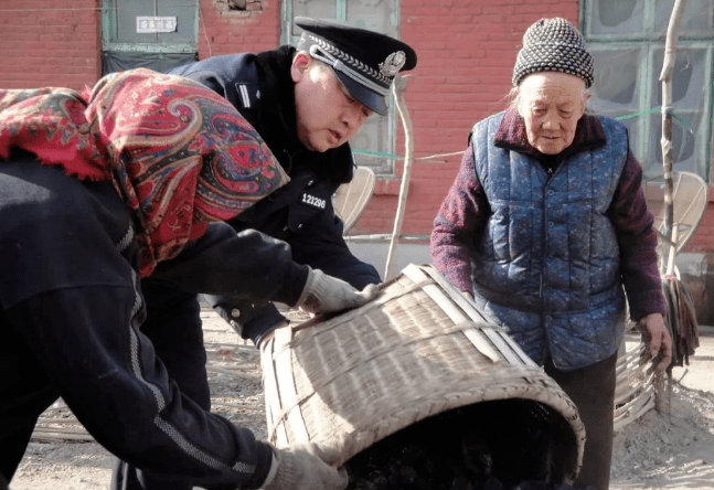 警号对一名差人意味着什么？