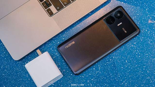 实我 GT Neo 5 SE 开箱：继续玩 100W 快充加 1TB，实我尺度性价比