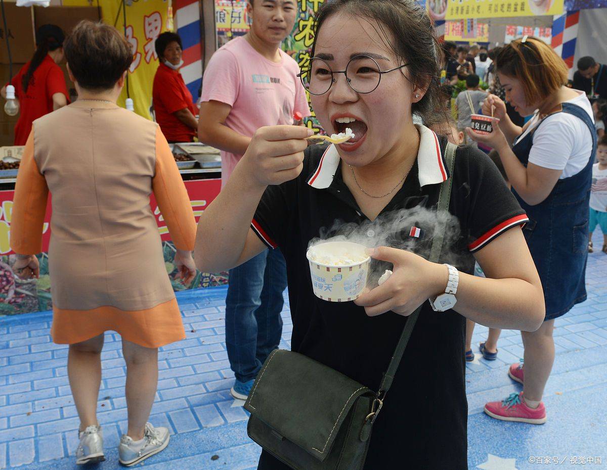 公然嗨：开冰淇淋店需要留意的标的目的，店铺筹备细节！