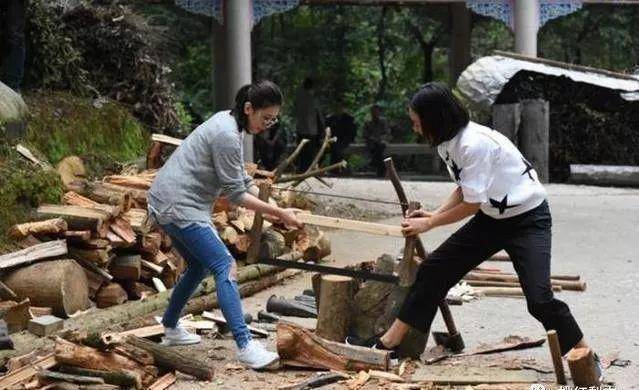 贾静雯办婚礼，竟然没喊墨丹？