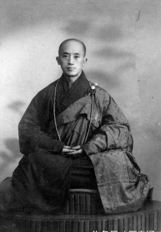 原创
            她，青城山祖师殿105岁掌门人，海灯法师的师叔，一指倒立无人及