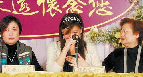 郑少秋女儿愚人节住院，奢华病房2万一晚，身边无人赐顾帮衬