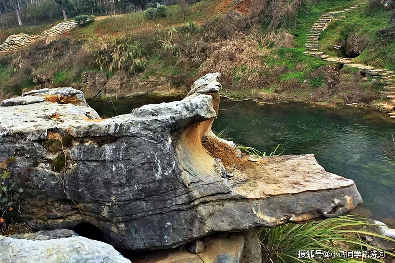 崇祯五年十二月，杭州下了一场大雪，张岱在西湖留下了一篇千古名做