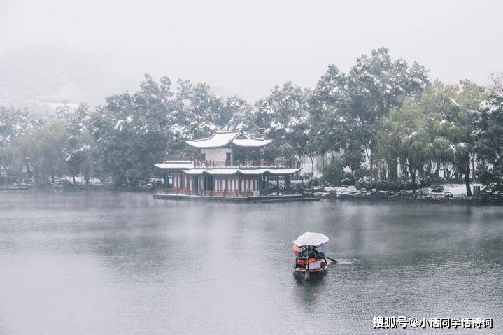 崇祯五年十二月，杭州下了一场大雪，张岱在西湖留下了一篇千古名做