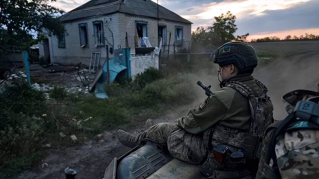 俄称乌武装小组入境突袭 消灭39人，这是在疯狂试探俄的红线？