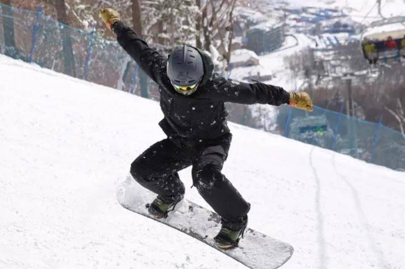 谈球吧体育盘点内娱爱滑雪的男星来看看你的爱豆在不在？(图6)