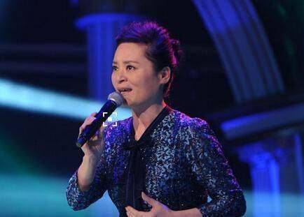 打败韦唯毛阿敏，却被亲弟弟砸致脑震荡一代歌后沦落到保姆谋生-韦唯与毛阿敏的地位