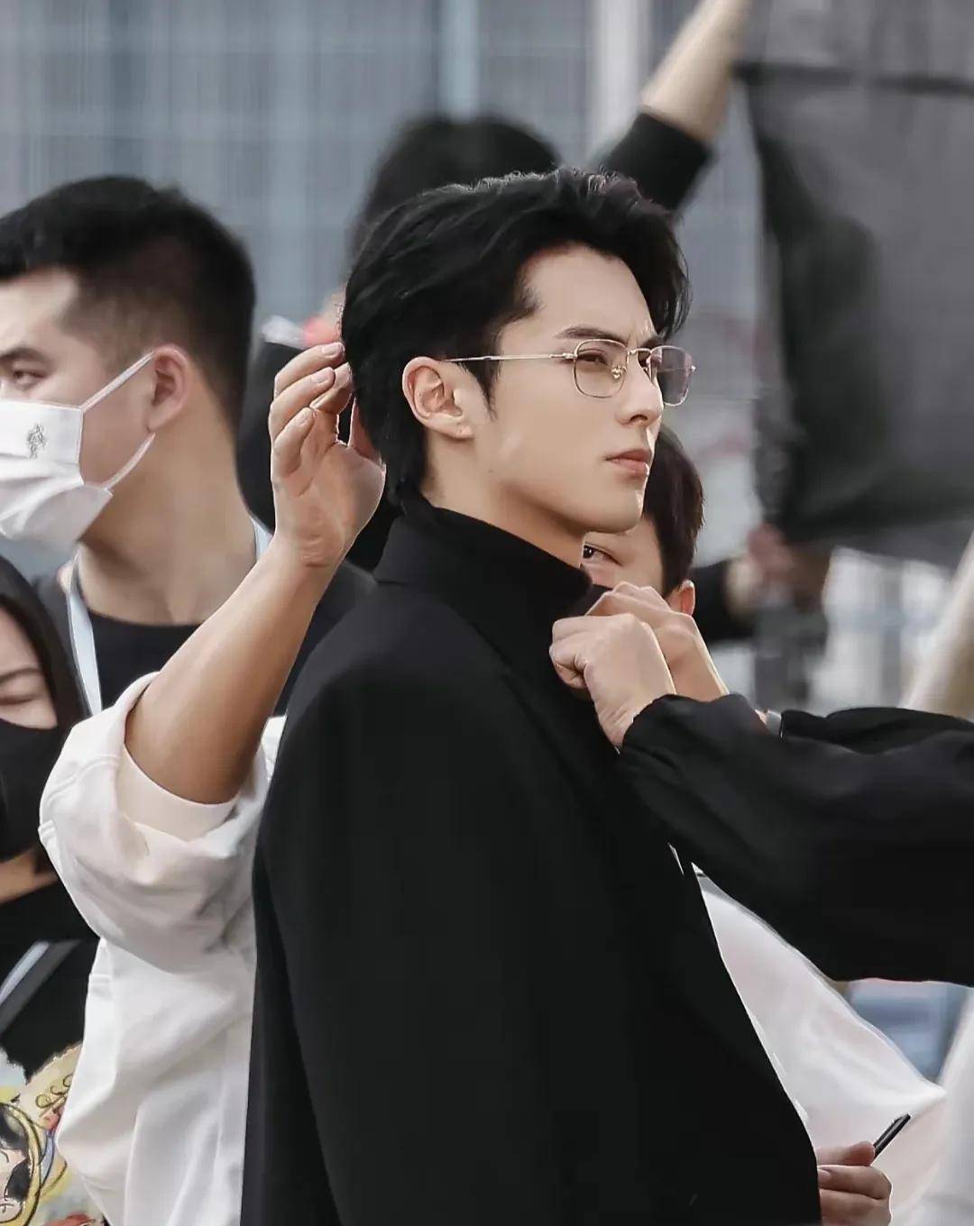 原创穿西装好看男星，只服这11位，贵气逼人、妥妥财阀少爷归来