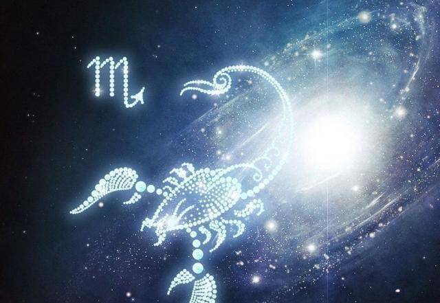 总是隐藏伤痛的月亮天蝎座