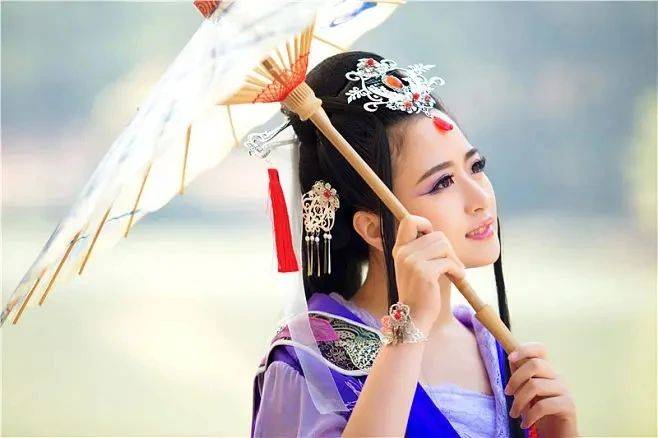 原创2025年五行属什么命 2025属蛇人命运分析