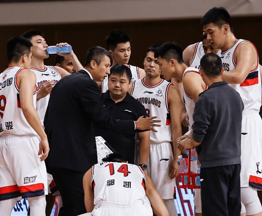 广州男篮15分优势获胜新疆男篮，赢得开赛2连胜，如何作品郭士强此役的指挥