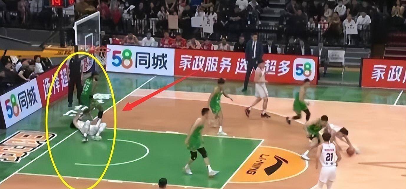 原创张镇麟或被禁赛？据说杜锋申诉，裁判或被开除CBA ，球迷呼吁