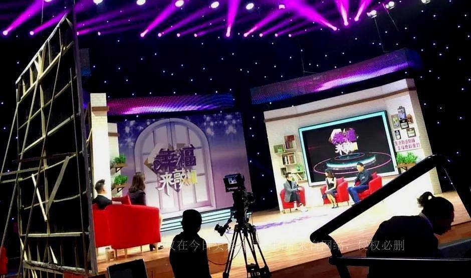 原创苏州主持人王朝晖：还在帮你，幸运在敲门