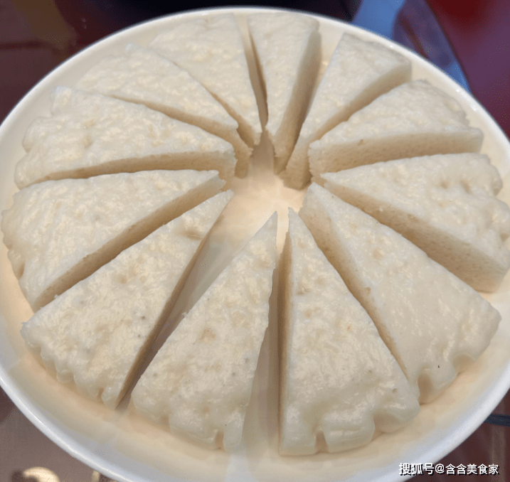 龙游发糕，这款衢州龙游的名小吃，无论是蒸的还是煎的，白糕还是红糖糕