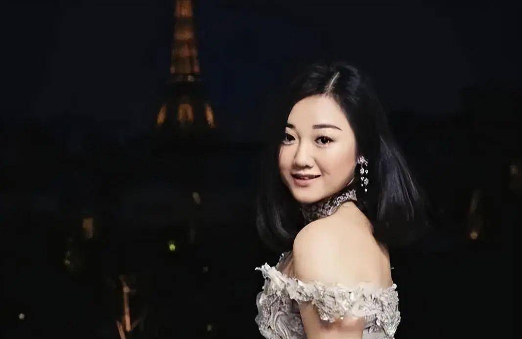 世界级顶级名媛舞会 - 今年《巴黎舞会》上的中国X二代