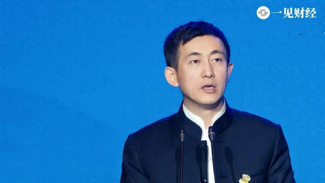 李佳琦幕后老板戚振波露面，场合很讲究_直播_品牌_国货