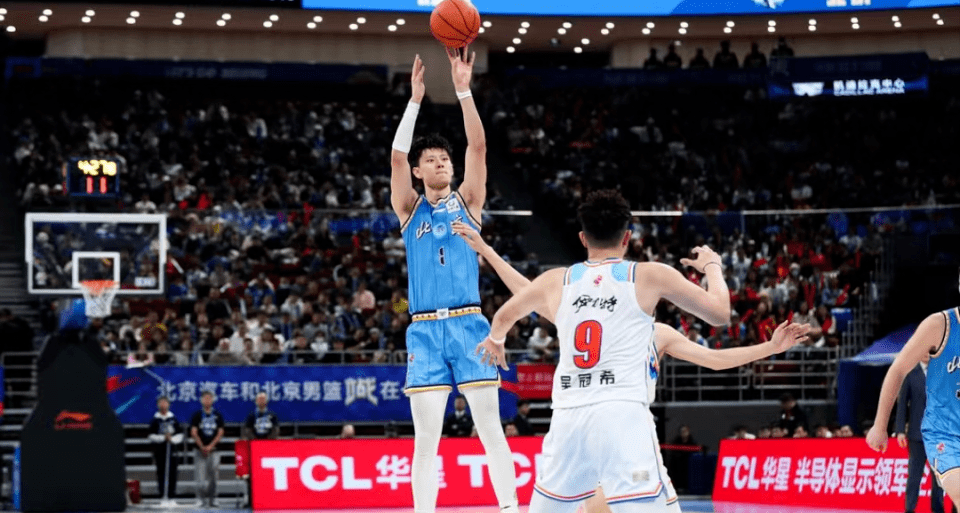 NBA球探现场打听一下！无心插柳，17分弃将被抢风头，曾凡博成蓝领