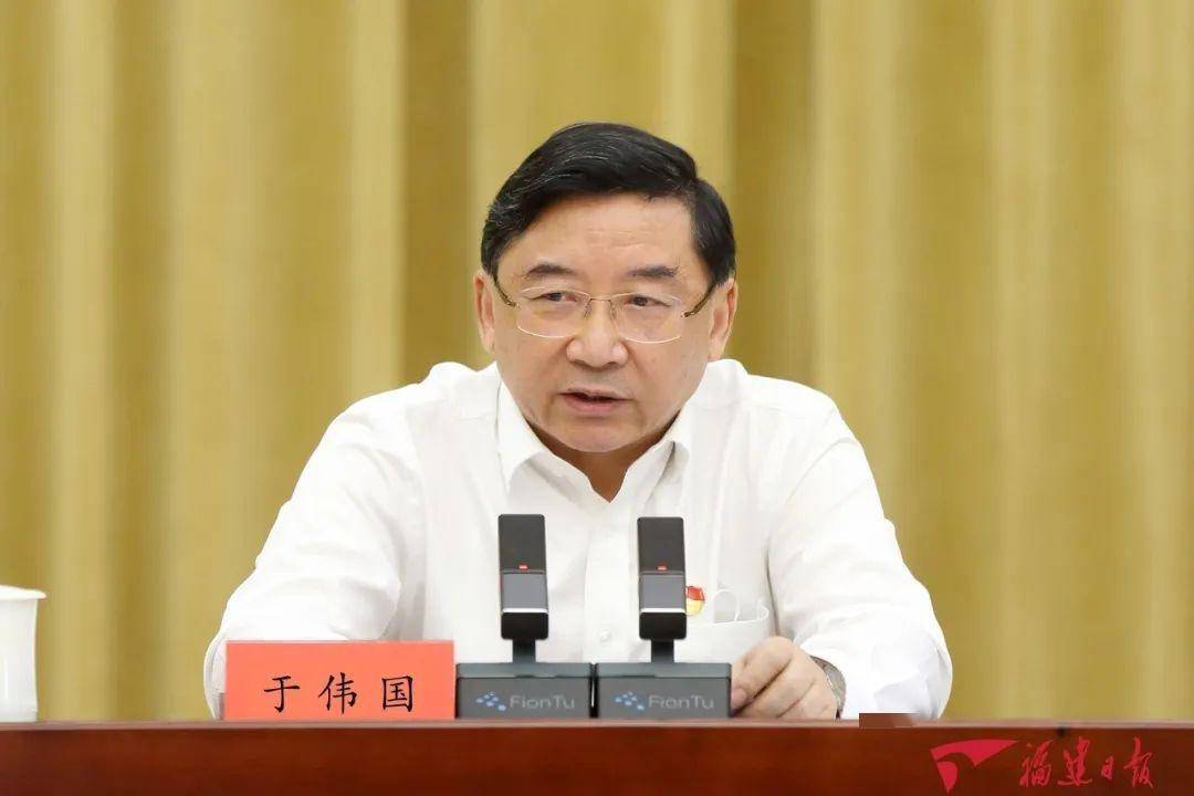 5月15日,省委书记于伟国主持召开全省党政领导干部学习习近平生态文明