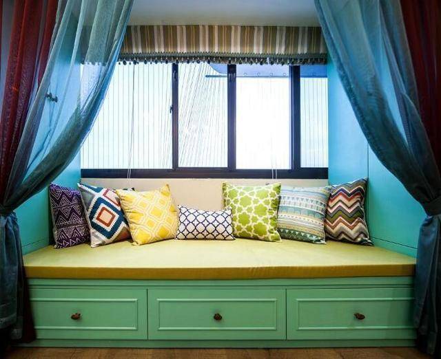 飘窗改造成床的方法 641b6d0abd824b798d0e7d292b917d66.jpeg