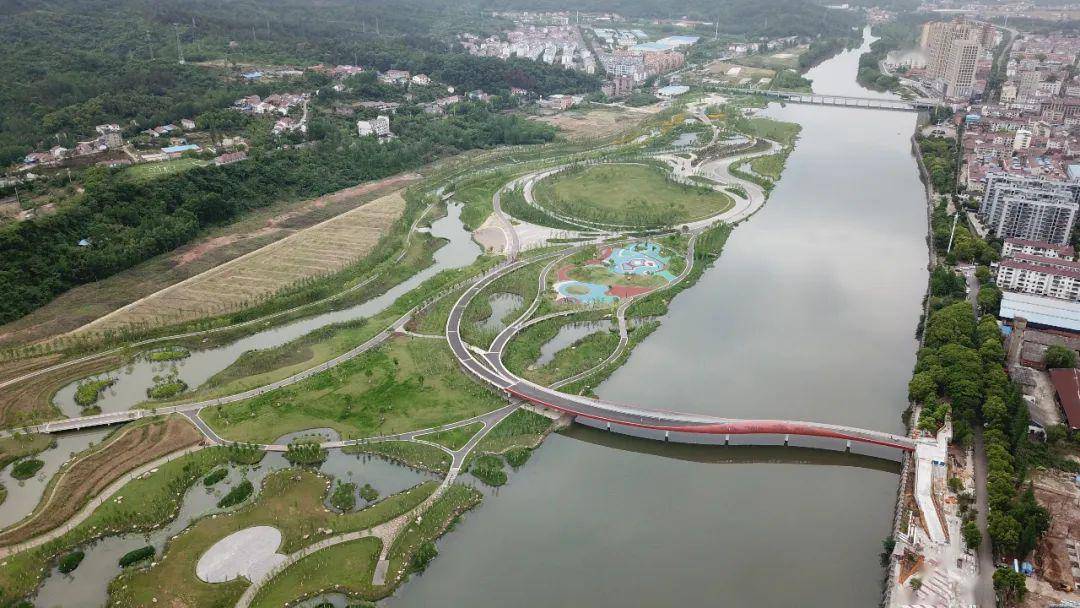 沮漳河畔桃花岛湿地公园