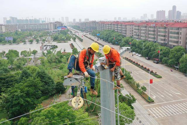 伏城人口_东汇城超市人口图片(2)