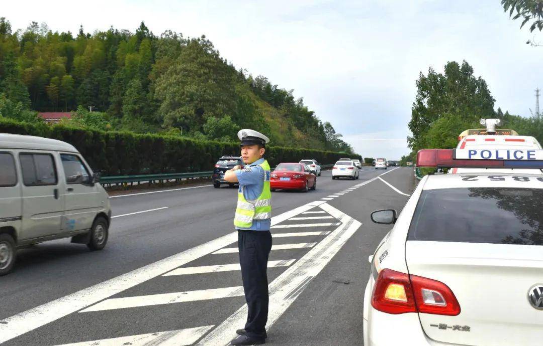 株洲高速上，驾驶员突发疾病 情况紧急！幸好有