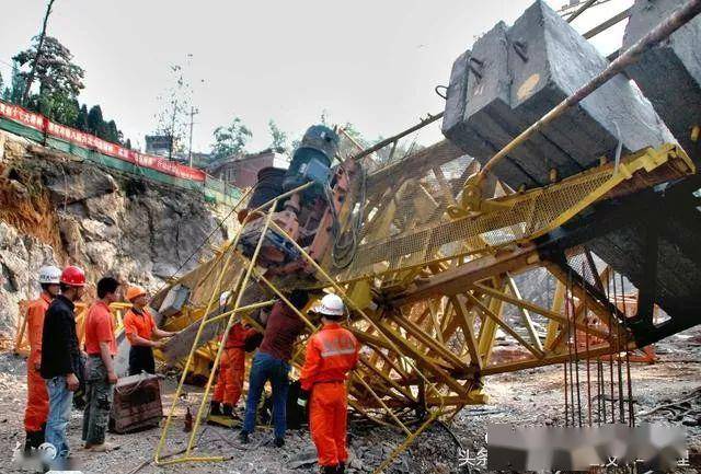 突发!安徽宣城一工地发生塔吊倒塌事故!导致1人死亡!塔吊事故如何预防?