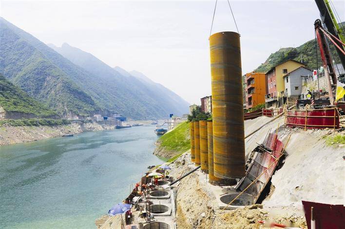 峡口香溪河大桥加快施工 建成后与宜巴高速公路互联互通_兴山