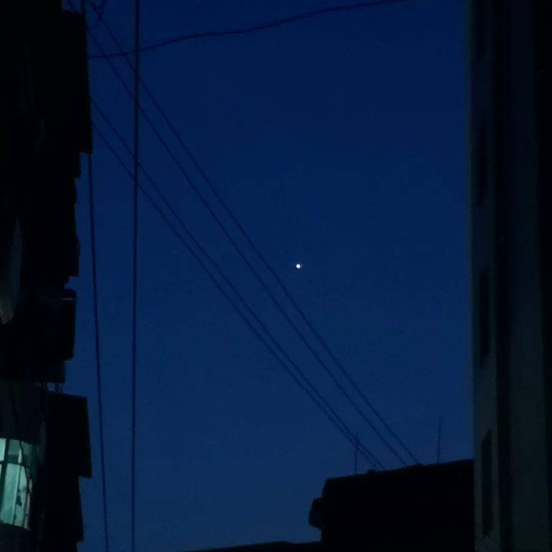 晚上的风很凉快 38324569045d4f18b06806e3ca03b258.jpeg