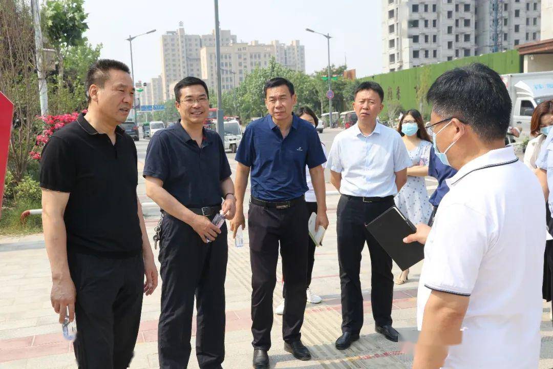 郭建华同志调研曹县城区学校周边道路拥堵问题