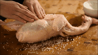 溪语咸香手撕鸡是这里的招牌菜 荣登佛山电视台南海频道美食栏目