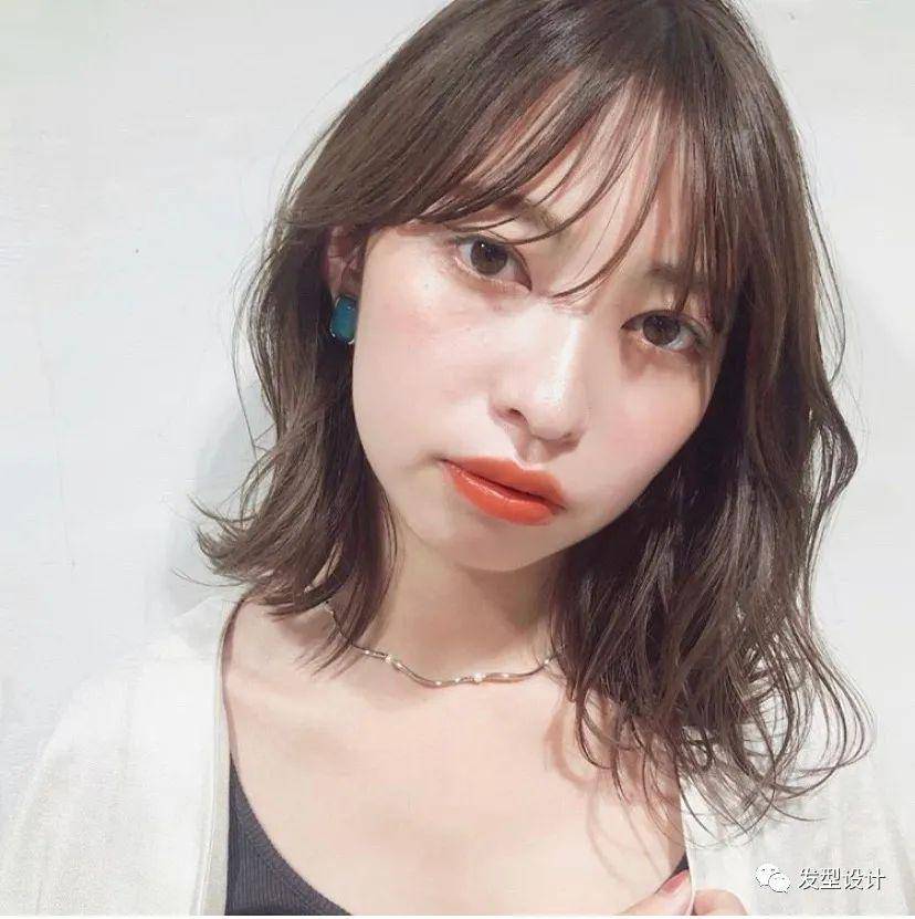 慵懒感卷发造型教程 f753026d6e924a2ba94e1637ae980d28.jpeg