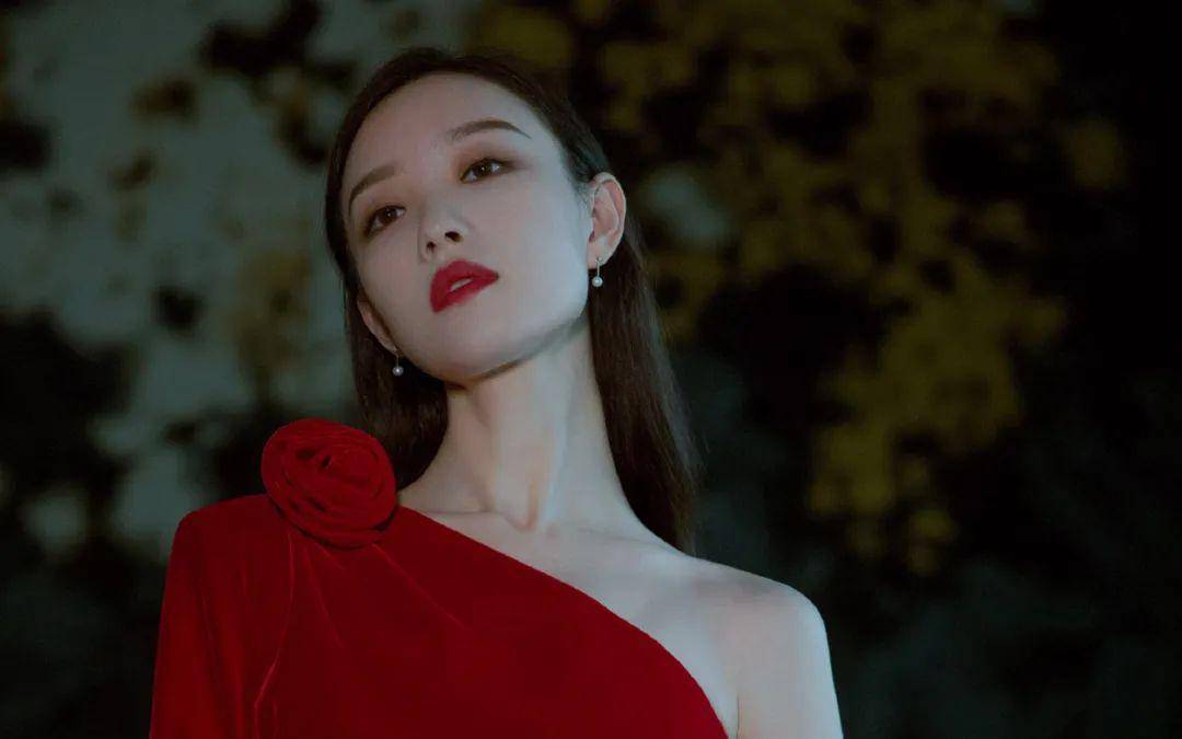一张剧照让人心服口服,这次,倪妮真的要超越袁泉吗?