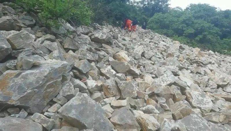 大连|救人!3名学生被困大黑山